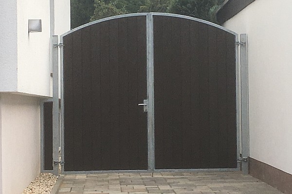 Zäune und Absperrungen