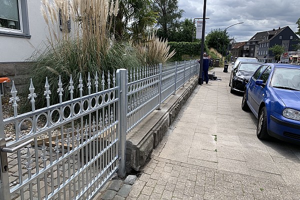 Zäune und Absperrungen