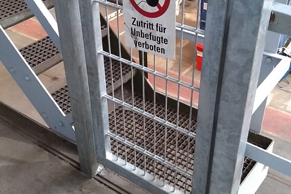 Zäune und Absperrungen